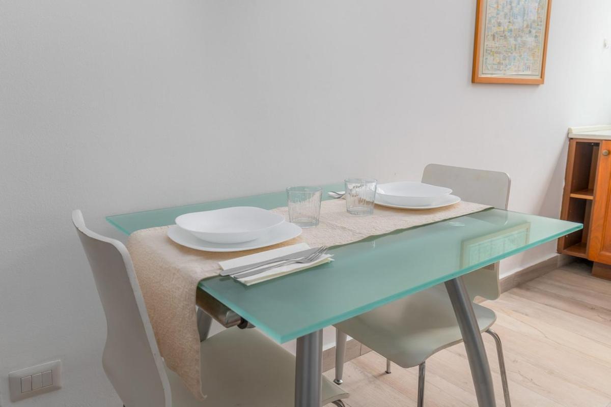 Near To Direct Metro To Duomo And Station - Quiet Appartement